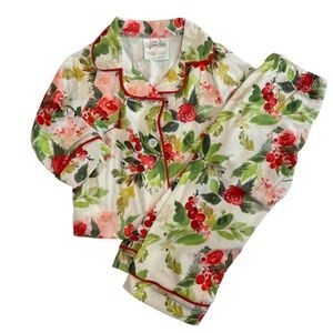NWOT Christmas button down Floral Pajama Set with‎ Red and Green Accents